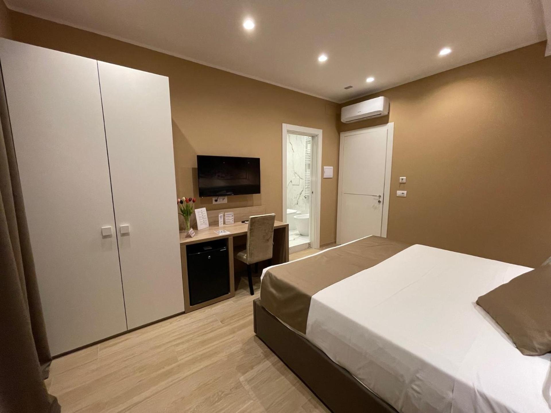 Martini Suite 2 Бари Экстерьер фото